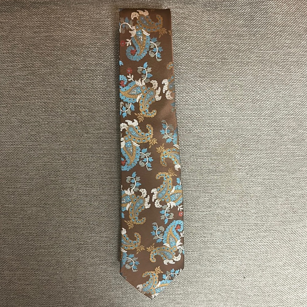 Paisley tie